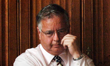 Tory MP David Wilshire to stand down over Â£100,000 paid to bogus own company
