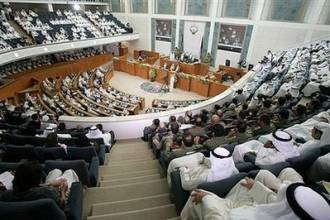 Kuwait cabinet approves dissolving parliament